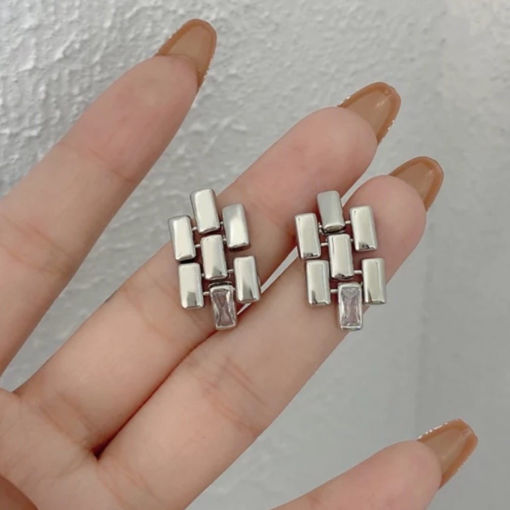 WGP Watch Strap Earrings - Picture 4 of 4
